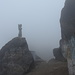 dort herrschte Nebelsuppe, aber hinter dem Felsen rechts Windstille, was ein Segen war