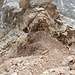 Die faulen Felsen im Gipfelgrat (schoggibraune Felsen) die zerfallen schon vom anschauen ;-) und können nicht bestiegen werden