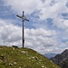 Gipfelkreuz Seeberspitz (liegt allerdings etwa 20m unterhalb des offiziell höchsten Punkts 2556m)