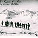 <b>Ernest Hemingway con la moglie e alcuni amici durante un corso di sci tenuto dalla Ski-Schule di Schrunz alla Wiesbadener Hütte (aprile 1925).<br />Foto di Montafon Tourismus.</b>