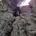 Axi klettert direkt über den Grat aufs Sunnighorn II - III
