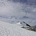 Über ausgedehnte Firnfelder gegen den Schneegrat des Raudeggi