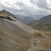 Links Muot Cotschen (2864m), rechts Piz Bardella (2839m), in der Bildmitte Roccabella (2731m)