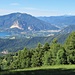 Salendo al Pizzo Pernice la vista si allarga sul vicino Mottarone e sul Lago Maggiore.