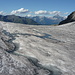 Holy way one ice: Querung des aperen unteren Riedgletschers, am Horizont links Augstbordhorn, rechts davon Hocken- und Doldenhorn bis Bietschhorn