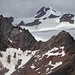 Zwei der namenlosen Gipfel u. Wildspitze im Hintergrund im Zoom