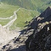 auf der anderen Seite tief unten die Weitenbergalm