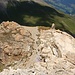 Der grosse Steinmann auf dem nördlichen Gipfel-Sattel