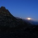 Tagwache 04:50 Bergschuhe an und los gings zum Gandstock, auf dem Weg zum Berglimattseeli erwischte ich gerade noch den Mond bevor er hinter den Bergen verschwand. Der helle Mars rechts über dem Tödi begleitete den Mond die ganze Nacht