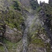 Durch diese steile Rinne führt der Ausgang aus dem Val dils Palets