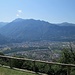 Tornati all’esterno, oltre Bellinzona si vede l’inizio della Val Morobbia; la montagna più alta è invece il Camoghè, sul quale sono salito nell’ultima escursione fatta con Fabio circa un mese fa.