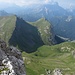 Grüne Matten, steile Wiesenflanken, scharfe Grate und ein verführerisches Tal - das sind der Monte Mondeval (2455 m, auch: Corvo Alto) und der Piz de Corvo (2383 m)
