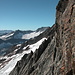 Aussicht vom Fuss des senkrechten Aufschwungs nach S u.a. zu Brünberg und Brandlammhoren über dem Bächligletscher