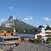 nochmals ein Blick auf den Mount Rundle; dieses Mal von downtown Banff (rooftop restaurant)