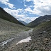 Der Fluss sucht sich seinen Weg durch das Val Sagliains und verschiebt dabei allerhand Gestein.