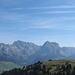 Von der Alpterrasse am Fusse der 7 Churfirsten hat man eine prächtige Sicht auf den Alpstein.