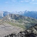 Blick über Alp Tuma zum Piz Màler