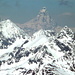 Prominenz auf der Gegenseite: Monte Emilius und Punta Garin im Vordergrund. Zentral das unwiderstehliche Matterhorn.
