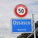 L'escursione inizia ad Ossasco (1313 m), frazione di Bedretto. Nel dialetto locale si dice "Ussèsc".<br />La desinenza di luogo in -asco, così come -osco e -usco, denota la presenza, in epoca preromana, del popolo dei Liguri.