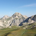 Westlich des Corno Grande erheben sich mehrere markante Berge, wie im Bild der Pizzo d´Intermesoli (2635 m).
