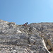 In der Rinne. Dank griffiger Felsen gibt es keine heiklen Stellen.