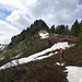 Rückblick auf unsere Routen - und den "Normalweg" mit steilem Schneefeld und Fischmaul (links)