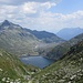 Lago di Lucendro e sullo sfondo il Passo del San Gottardo 