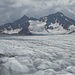 Botzer u. Hochgwänd im Zoom. Mitte Juli 1997 lag auf dem Gletscher noch soviel Schnee, dass keine Spalten zu sehen waren!