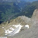 Blick hinab zum Chrinnengletscher, dahinter Grindelwald
