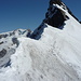 Blick zurück zum steil aufragenden W Zwilling, links der Monte Rosa