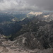 Triglav - Ausblick am Gipfel in etwa westliche/nordwestliche Richtung, wo sich u. a. der Mangart in den Wolken versteckt.