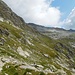 si segue il sentiero sul fianco della montagna