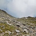 in salita verso la Bocchetta del Blas e sulla destra si vede la vetta