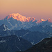 Im Aufstieg zum Lisjoch: Sonnenaufgang am Mont Blanc, rechts davon Mont Maudit, Mont Blanc du Tacul und Grandes Jorasses über Becca de Leseney und Mont Rion 