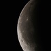 Foto der totalen Mondfinsternis vom 27.7.2018: Der Mond wandert langsam aus dem Kernschatten.