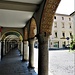 Portici in via Vittorio Veneto, alle spalle del Duomo.