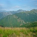 Blick über das Val Pogallo zum Val Grande. Im Hintergrund erkennt man im Dunst das Monte-Rosa-Massiv.
