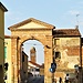 Via Giuseppe Garibaldi si conclude con la cinquecentesca Porta San Francesco che inquadra il campanile della chiesa di Santa Maria delle Consolazioni, anch'essa del '500.
