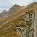 Rotbachlspitz-Gipfel vom Abstiegsweg aus betrachtet. Man erkennt das namesgebende rote Bachl :)