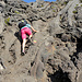 Beim Abstieg vom Piquinho muß man sich nochmal für 10 Minuten konzentrieren, obwohl die Kletterei über die rauhen Lavawürmer kein Problem ist.