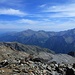 im Osten wären bei guter Sicht die Dolomiten zu erkennen, heute nur Zufrittspitze und Hasenöhrl