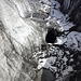 Tiefblick in die östliche Gletschermühle, mit direktem Zugang zum Gletscherbett