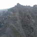 Am Gipfel; Der nahe Tête de la Clape. Der Aufstieg wird bei "altituderando" als problemlos eingestuft. Vielleicht täuscht der Blick aus dieser Perspektive.