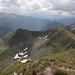 Vârful Moldoveanu - Ausblick am Gipfel in etwa südöstliche Richtung. Am linken Bildrand "verschwindet" der Fluss Valea Rea über eine steile Geländeschwelle ins gleichnamige Tal.