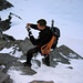 Auf dem Gletscherplateau sind Seilschaften auf der Normalroute unterwegs. Wir bannen die Morgenröte der Walliser Alpen in unsere Kameras.