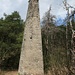Relikt aus früherer Zeit; beachtlich der Trockenstein-Turm