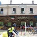 Chiusaforte: Schöner Radlerstopp im alten Bahnhof. Ein Spritz bianco (Weißweinschorle) kostet € 1,50