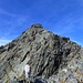 schöner Blick vom Grat zum Gipfel, der zum Schluß von rechts (Norden) bestiegen wird