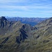 Blick übers Leibnitztörl zum Defereggengebirge und dahinter die Dolomiten
