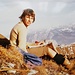 Auf dem Gamsberg am 18.11.1973 mit dem Expeditions-Seil aus den peruanischen Anden von 1959 und den damals modernen Knickerbockerhosen. Gut erkennbar der erste Winterschnee